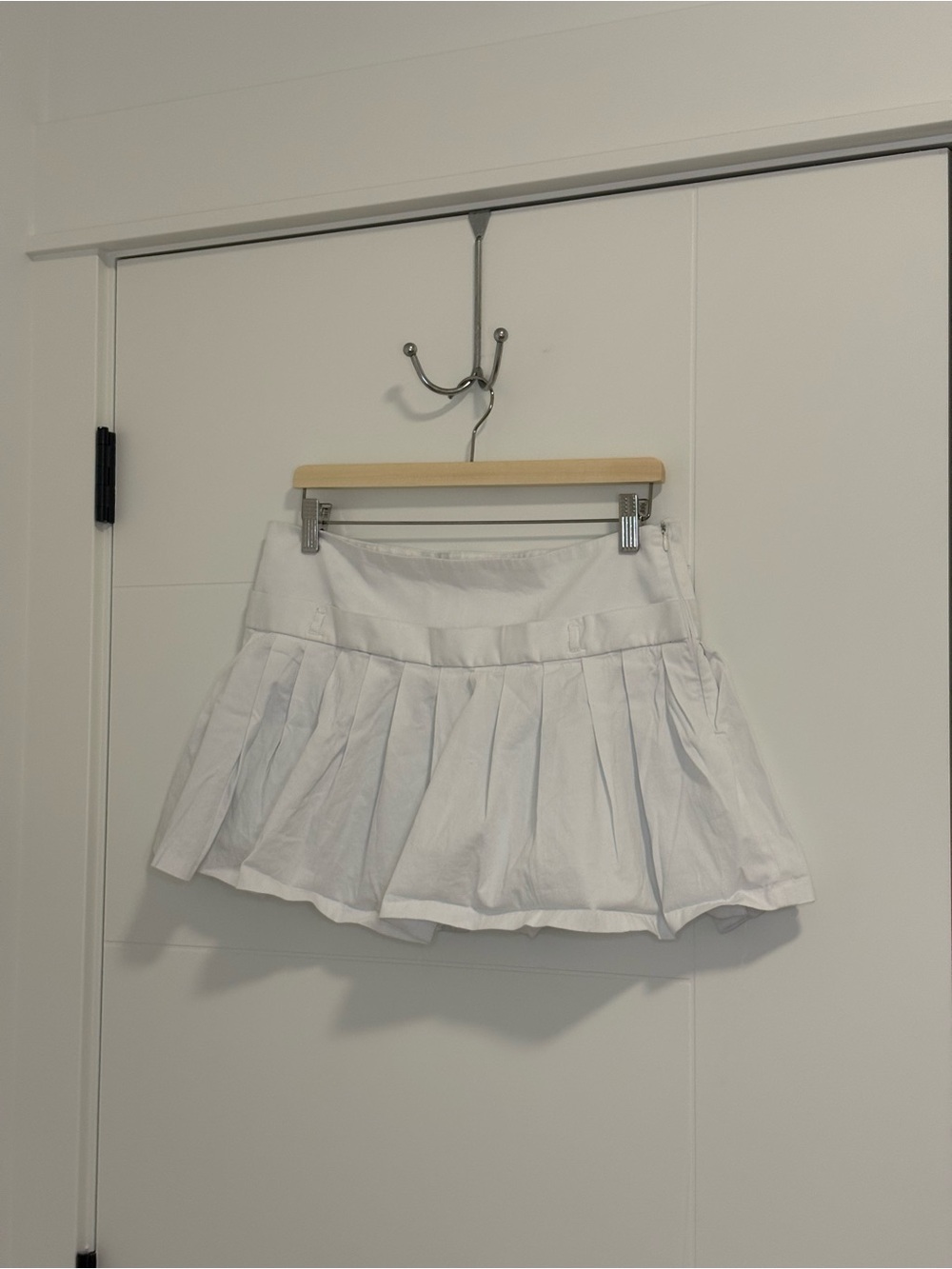 Zara White Belted Box Pleat Skort